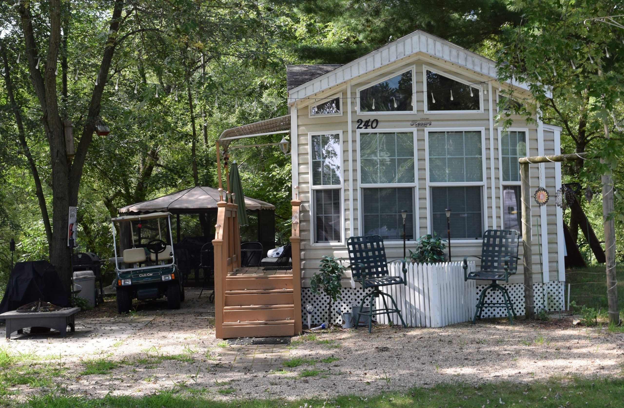 Trailer on Riverside (2)